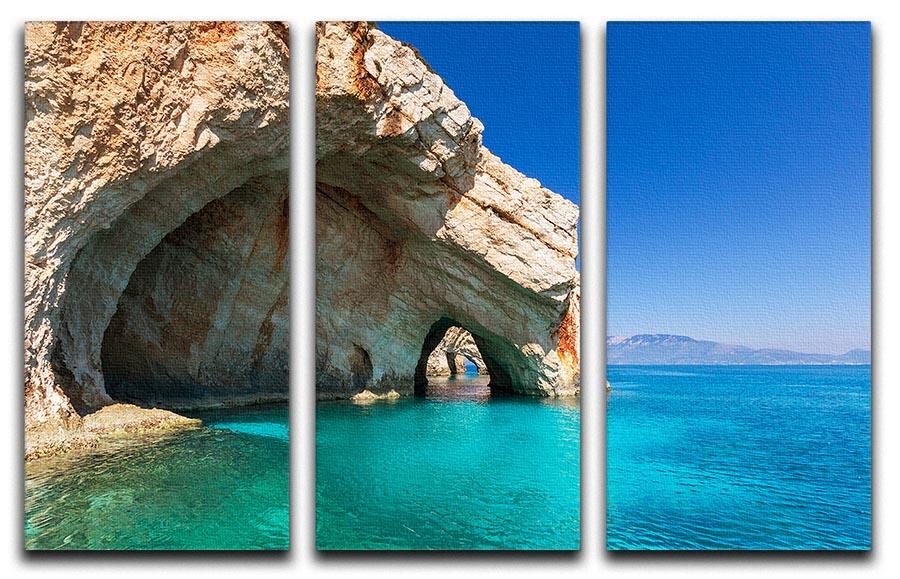 Beautiful sea landscapes depicted in a 3-panel canvas print, showcasing vibrant colors and serene ocean scenes.