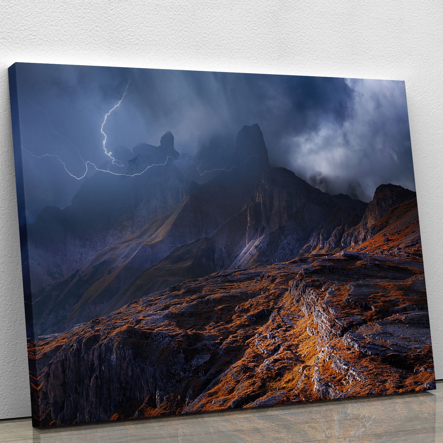 Bergwetter canvas print featuring stunning nature-inspired artwork, perfect for home decor.