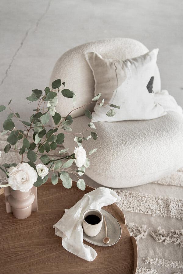 CARLA linen napkins in elegant design, showcasing beautiful corner details and Xeraliving logo.