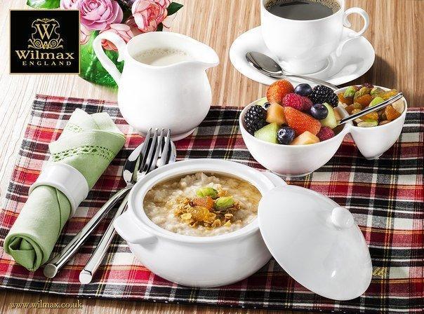 Double White Dish with two round compartments, made of fine porcelain, ideal for elegant serving.