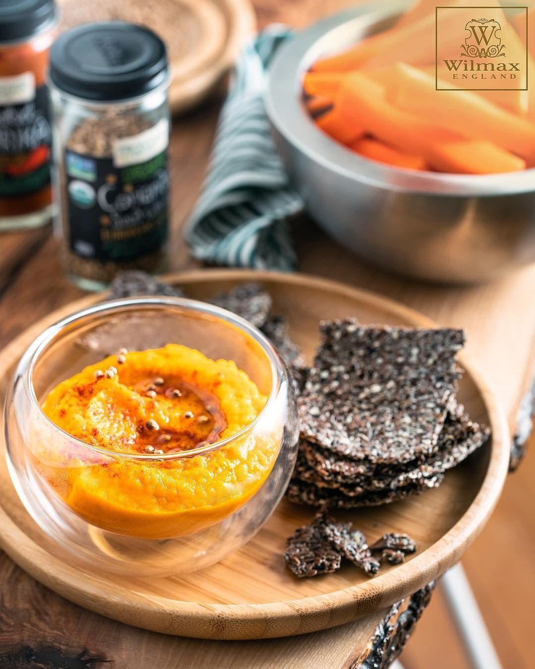 Double-Wall Vacuum Sealed Thermo Glass Bowl, 6.8 Fl Oz, showcasing its elegant design and double-wall construction.