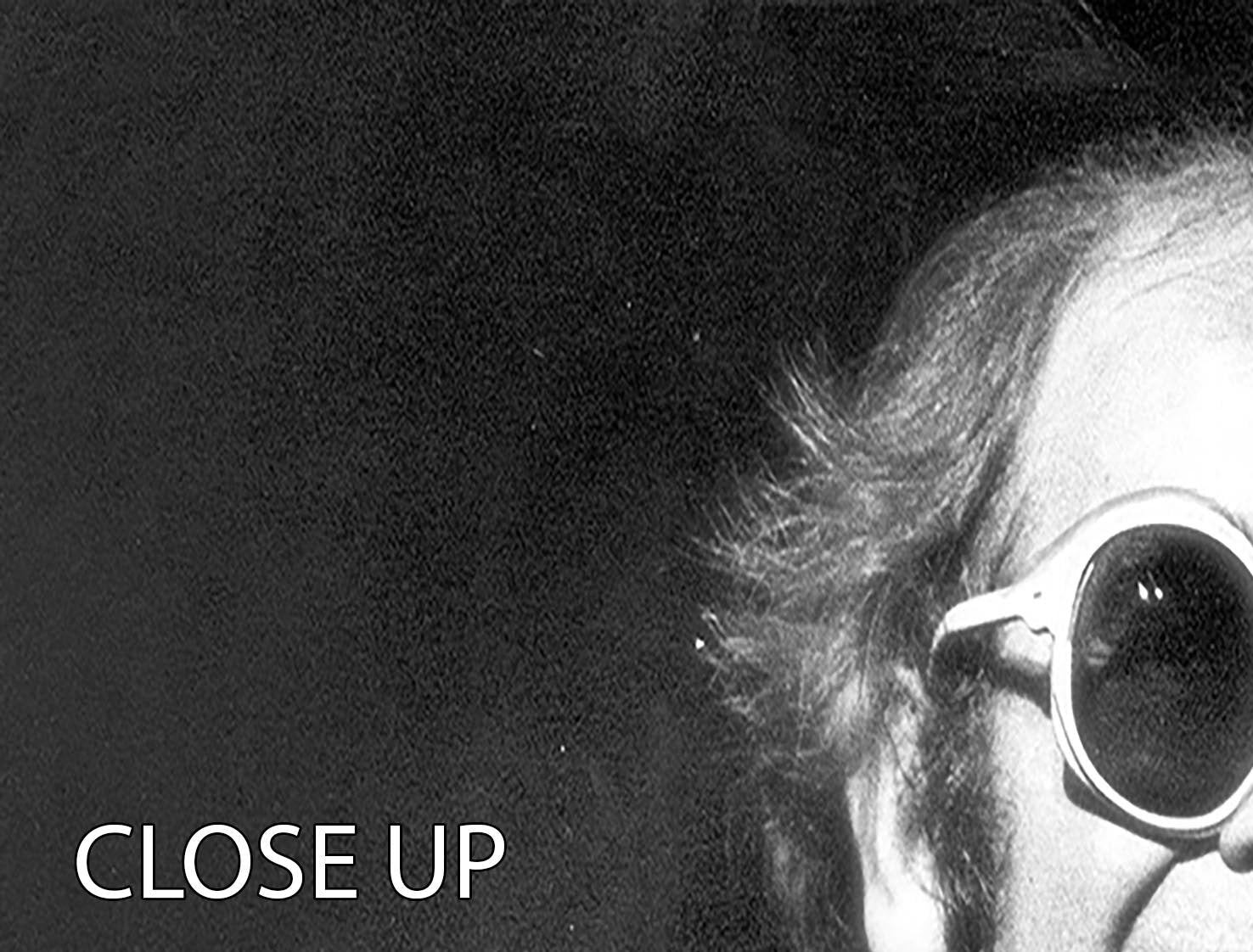 Elton John in concert 1977, 3-panel canvas print showcasing vibrant colors and dynamic imagery.