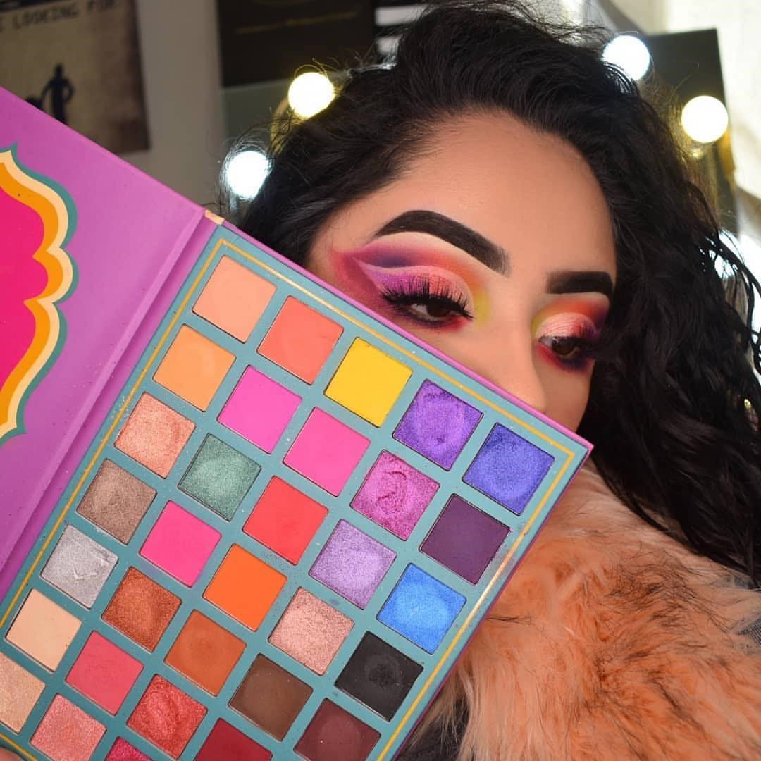 Famous brand Eye shadow Eye Palette featuring 35 vibrant colors for versatile makeup looks.