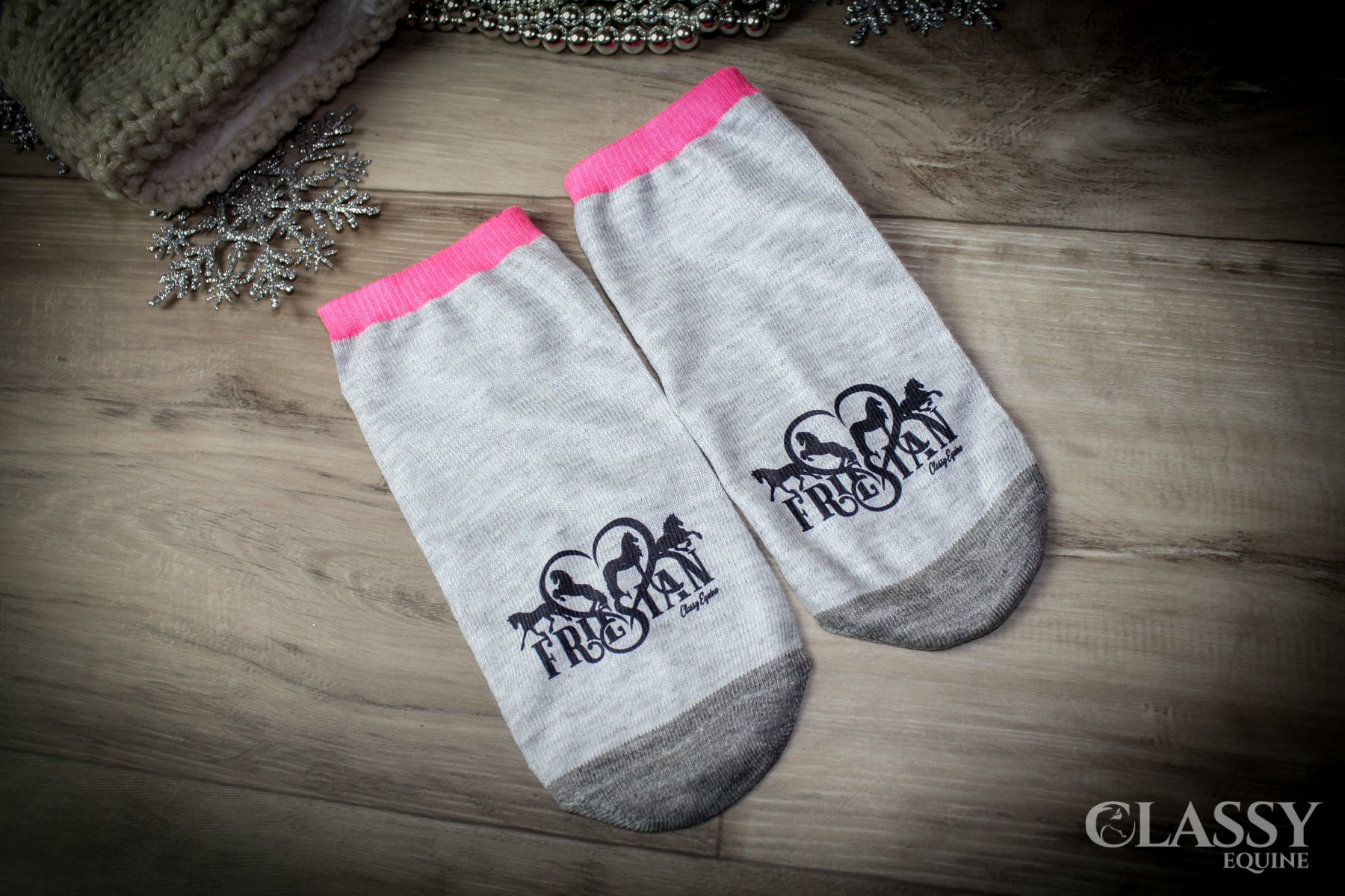 Cute no-show women's fashion socks in assorted colors including blue, pink, purple, light gray, and dark gray, featuring a Friesian heart design.