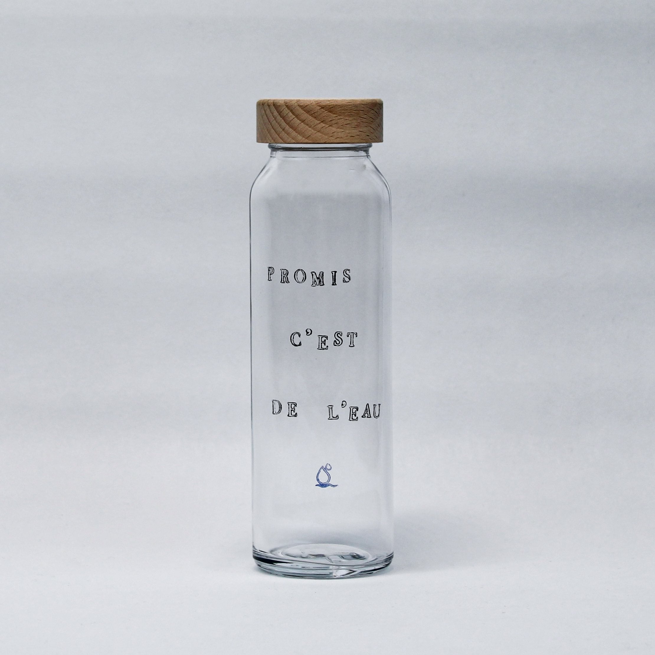 Gourde en verre de 25 cL peinte à la main, pratique et écologique, idéale pour un usage quotidien.