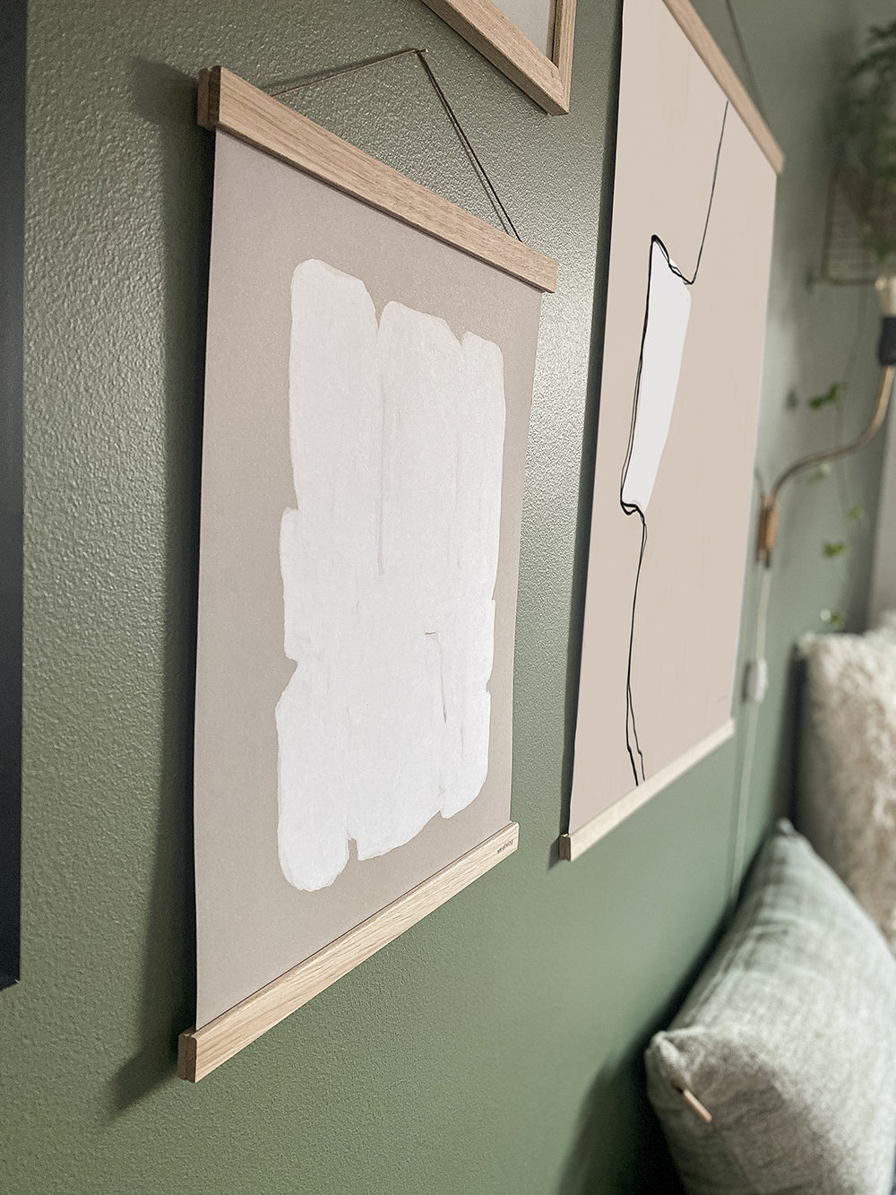 Julisterima 51 cm poster frame showcasing a stylish design, perfect for various poster sizes.