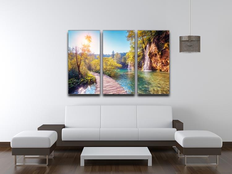 A stunning 3-panel canvas print depicting a majestic view of turquoise water, perfect for home or office decor.