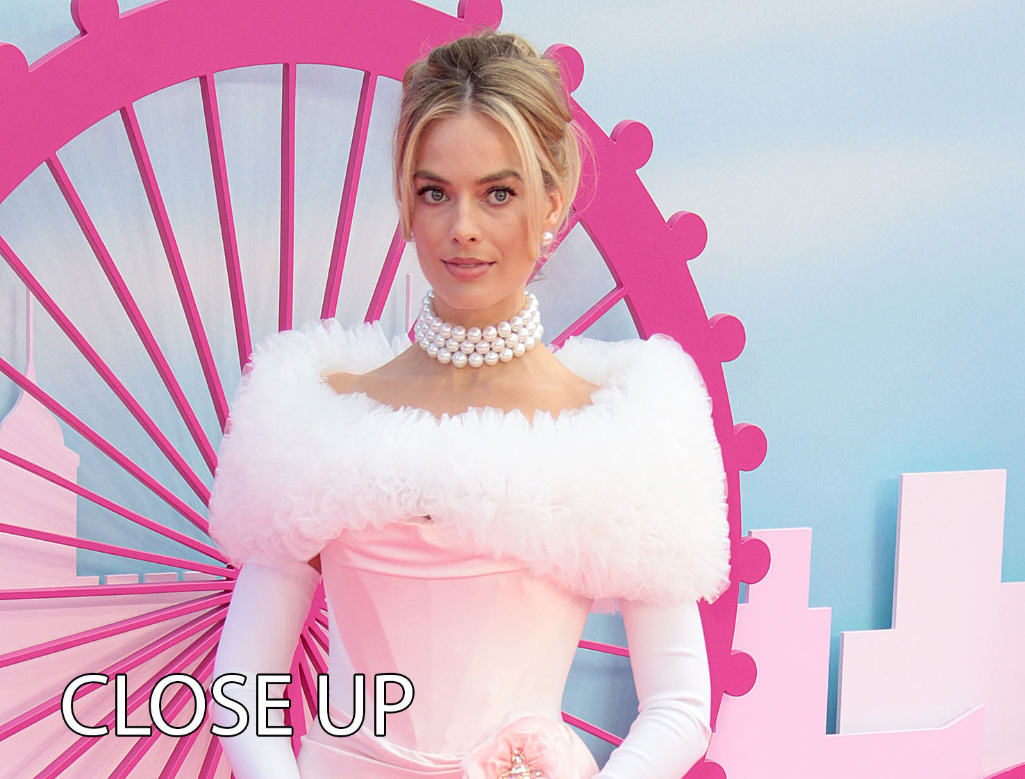 A stunning 3-panel canvas print featuring Margot Robbie at the Barbie premiere, showcasing vibrant colors and elegant design.