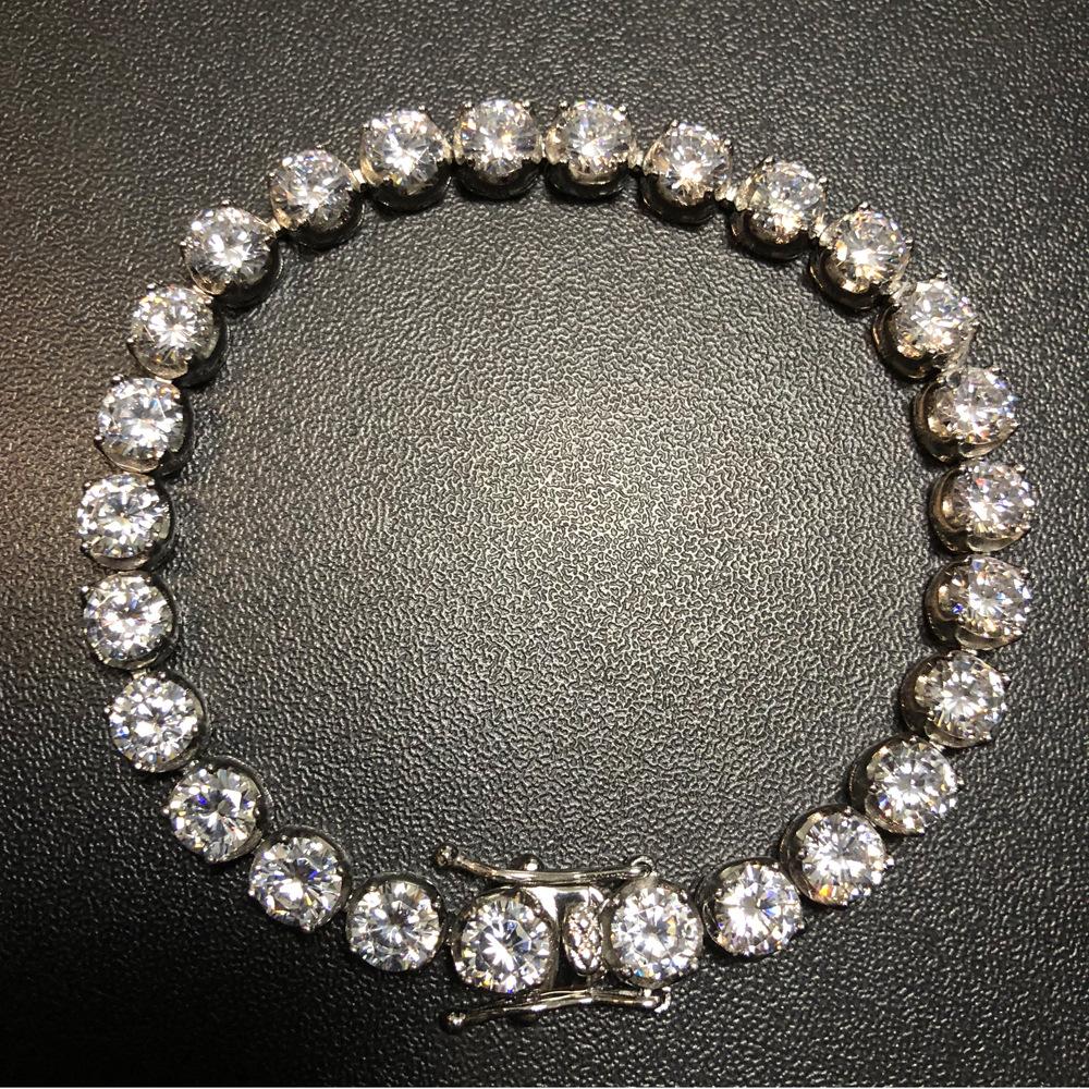 NEVER FADE Stainless Steel Tennis Chain Bracelet, 6mm width, 8-inch length, showcasing a sleek and modern design.