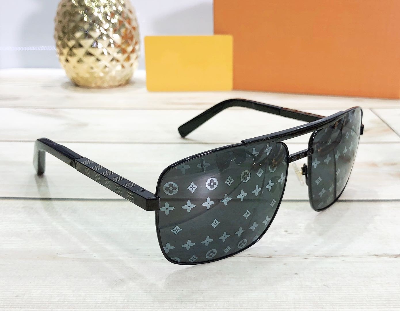 Stylish men's sunglasses with UV400 protection, featuring a full-frame design in various colors.