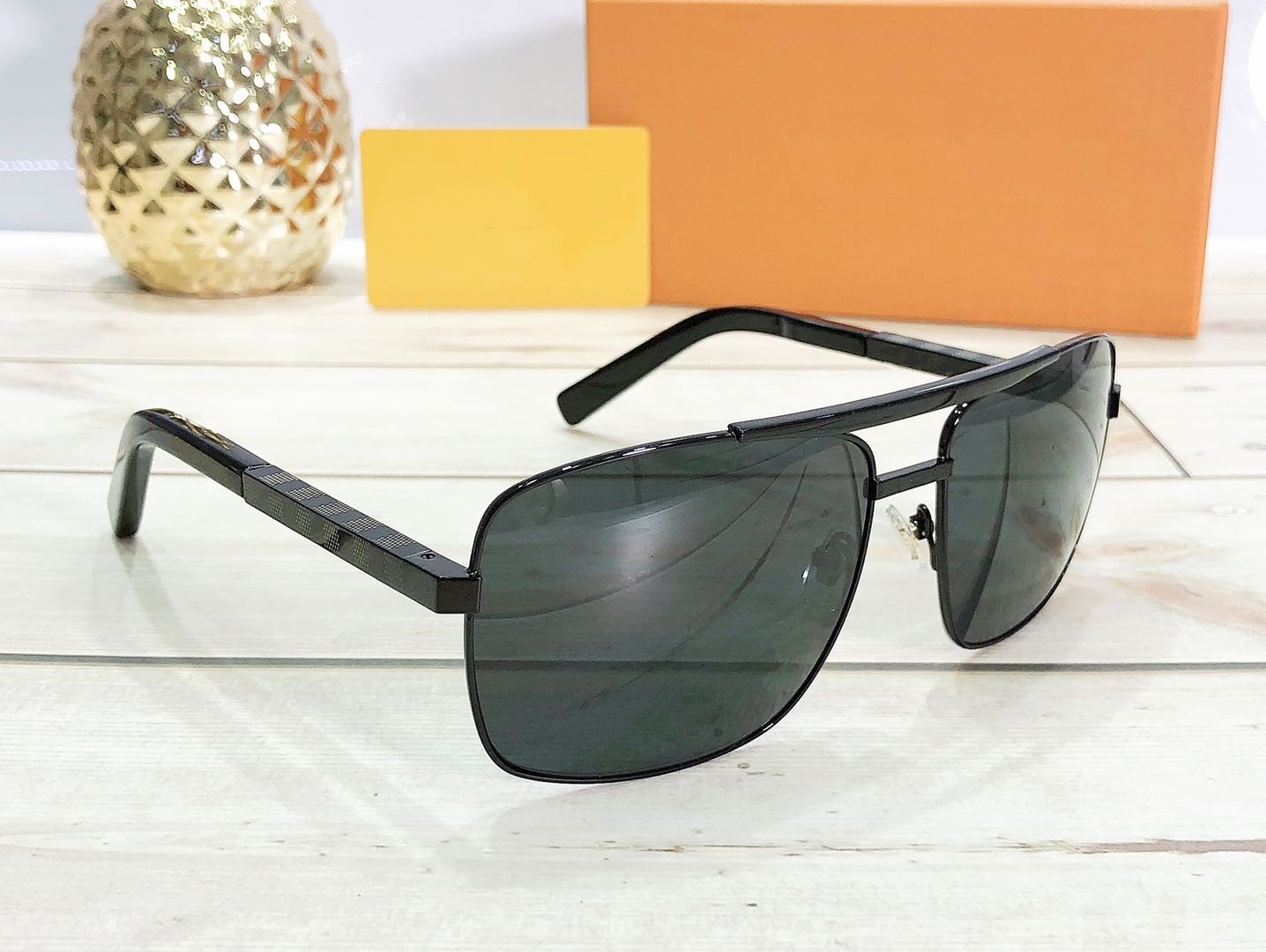Stylish men's sunglasses with UV400 protection, featuring a full-frame design in various colors.