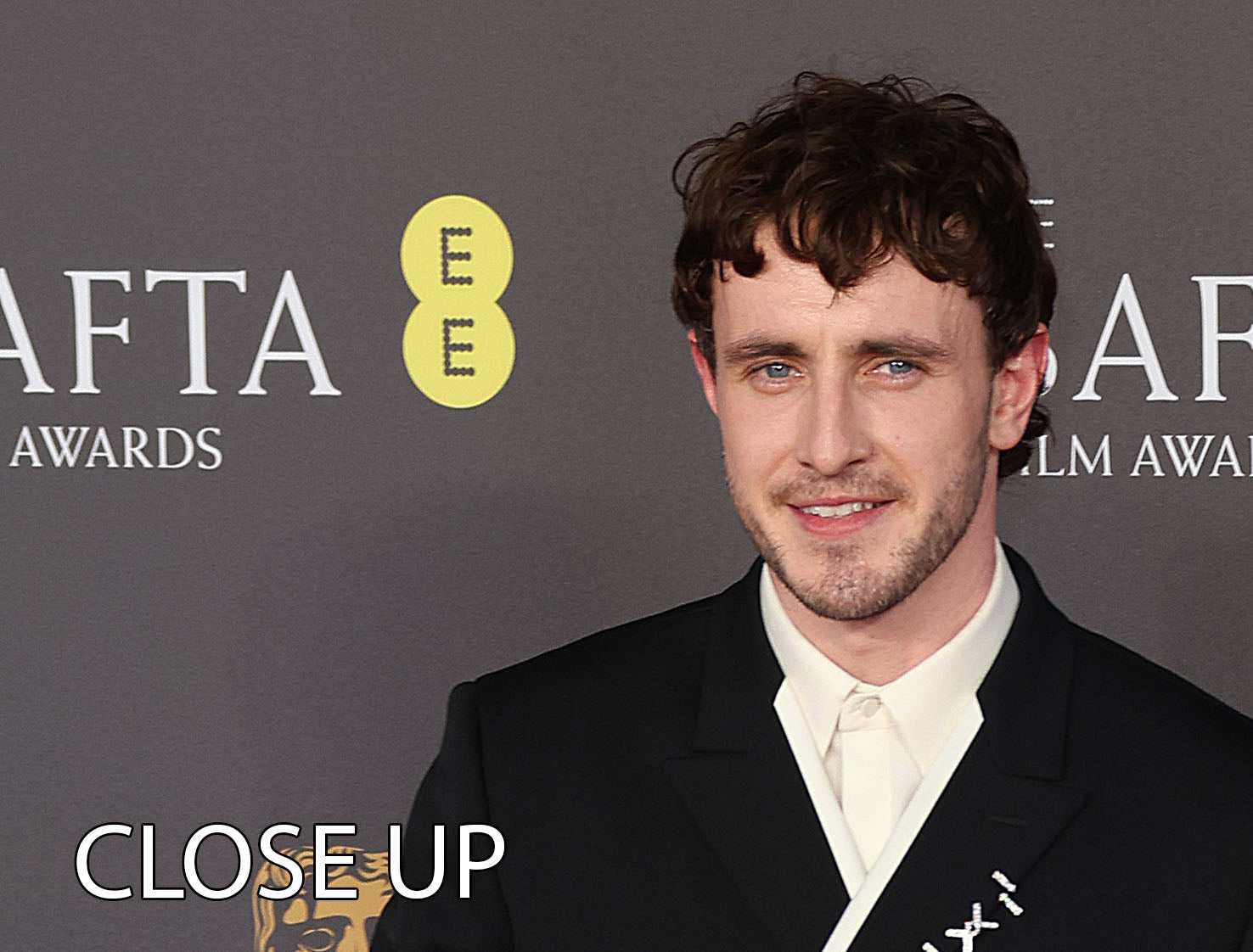 Three-panel canvas print featuring Paul Mescal at the Baftas, showcasing elegance and style.