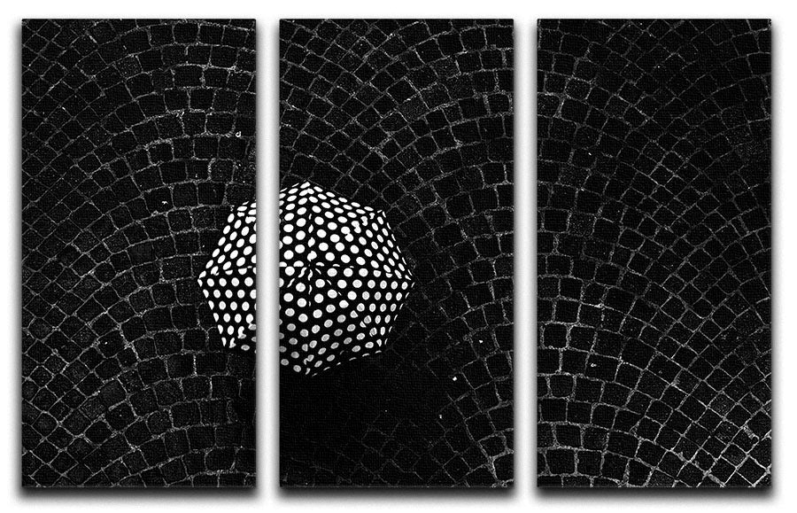 A stunning 3-panel canvas print featuring modern art, perfect for enhancing home decor.