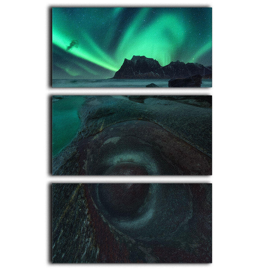 Pozo 3 Split Panel Canvas Print featuring three high-quality canvases with a cohesive design, perfect for enhancing any room's decor.