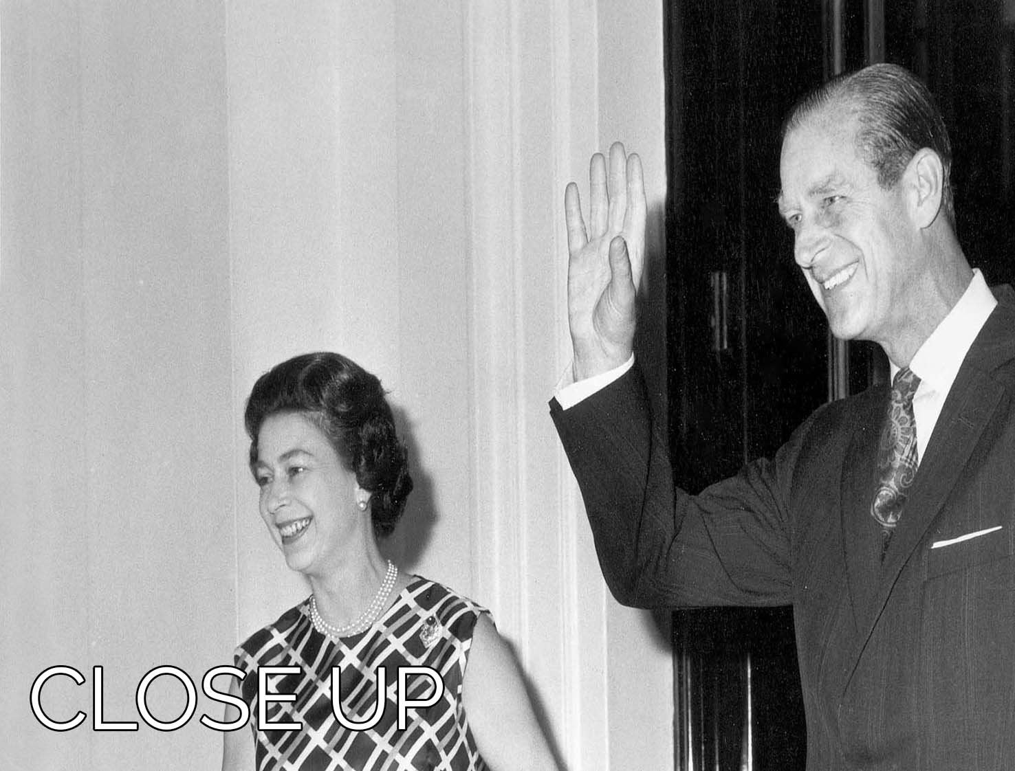 A stunning 3-panel canvas art featuring Queen Elizabeth II and Prince Philip hosting a state visit, showcasing elegance and historical significance.