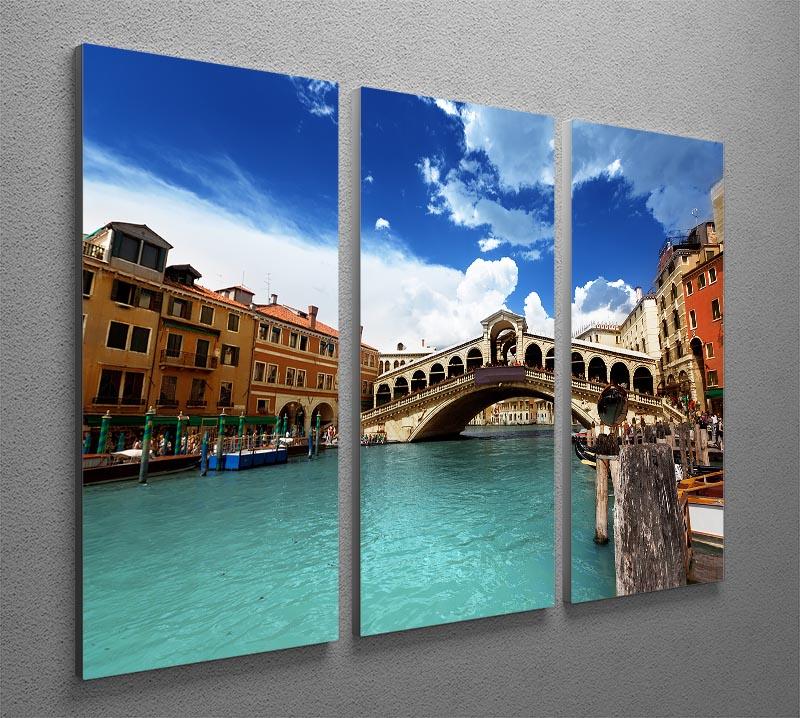 A beautiful 3-panel canvas print depicting the Rialto Bridge in Venice, showcasing intricate details and vibrant colors.