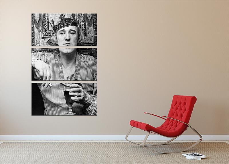 Richard Harris wearing a crown depicted in a stunning 3-panel canvas print, showcasing elegance and artistic flair.