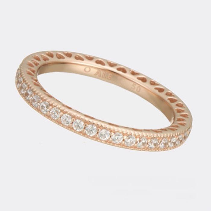 A beautiful rose gold heart ring made of S925 sterling silver, showcasing an elegant design perfect for Pandora-style jewelry.