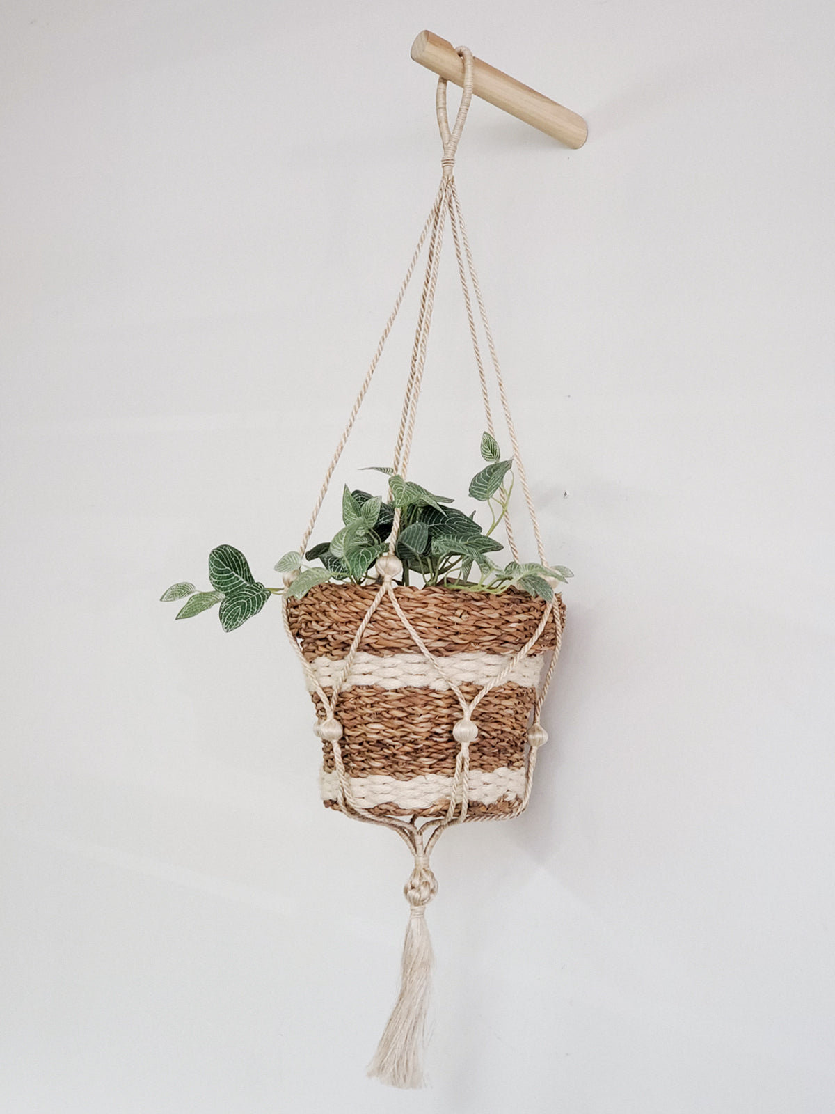 Savar Nesting Plant Basket made from sustainable seagrass, featuring a natural texture and three unique patterns, ideal for plant display.