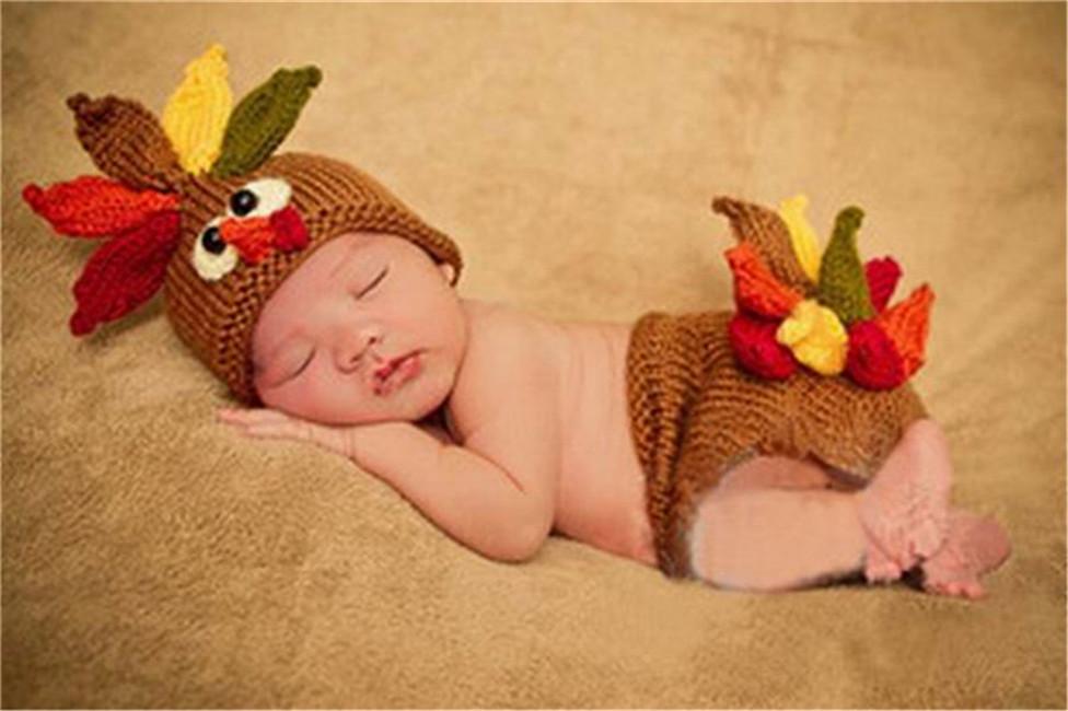 Infant Turkey Design Costume Hat and Diaper set, handmade with soft cotton, featuring a cute turkey design for newborns.