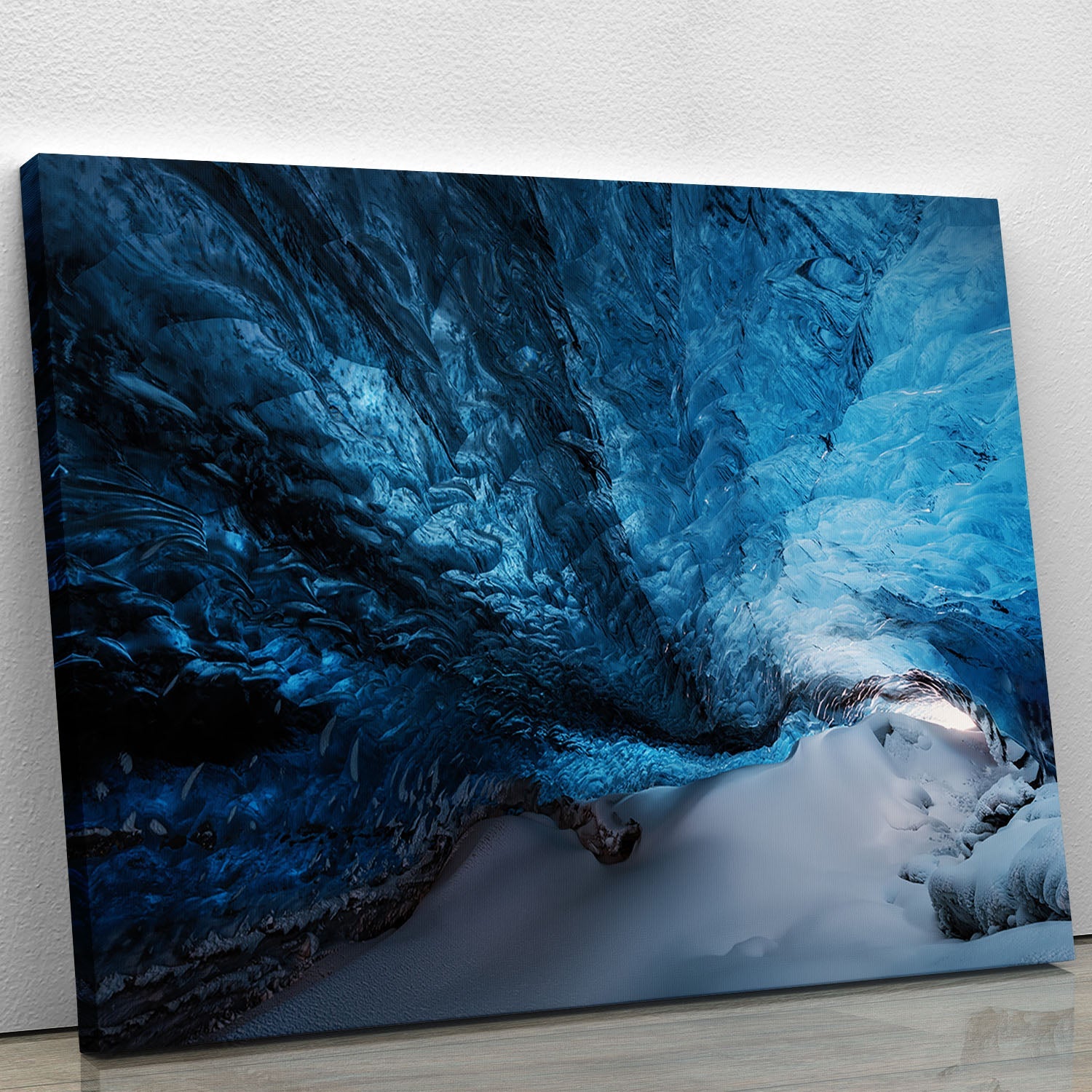 Una Grieta Azul canvas print showcasing modern art with vibrant colors and intricate details, perfect for home decor.