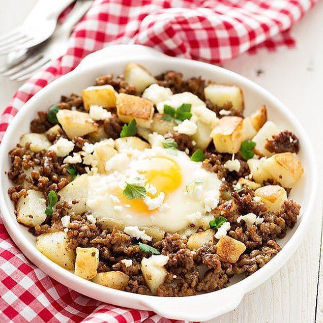 A 9-inch oval white baking dish made of fine porcelain, showcasing its elegant design and sturdy construction.