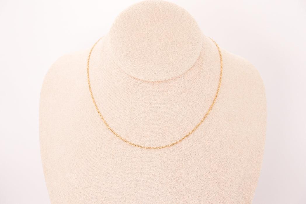 Chaîne forçat en acier inoxydable doré avec fermoir en plaqué Or 18k, élégante et durable.