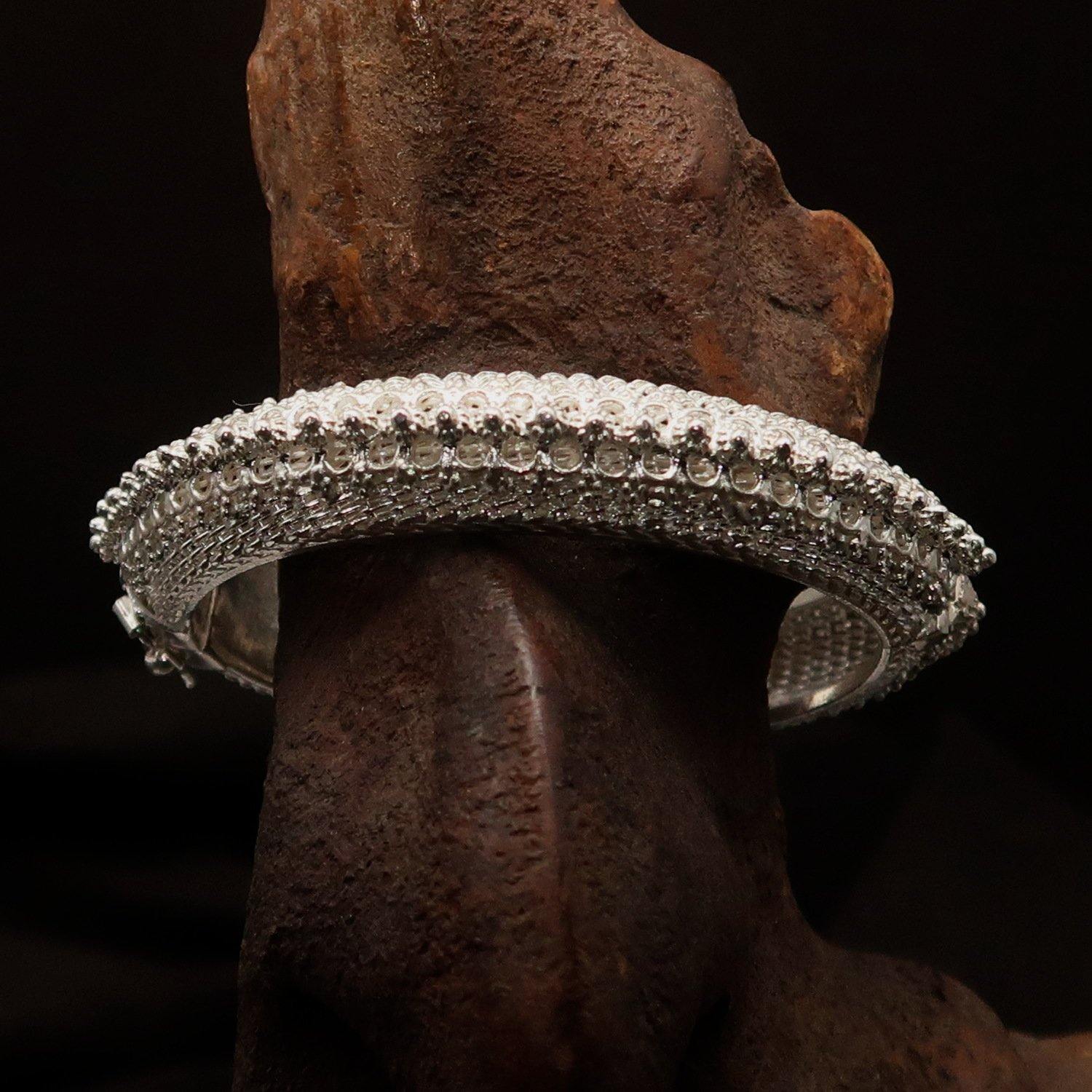 Handcrafted mounted Sterling Silver Bracelet Bangle, hallmarked 925, showcasing its elegant design and comfortable fit.