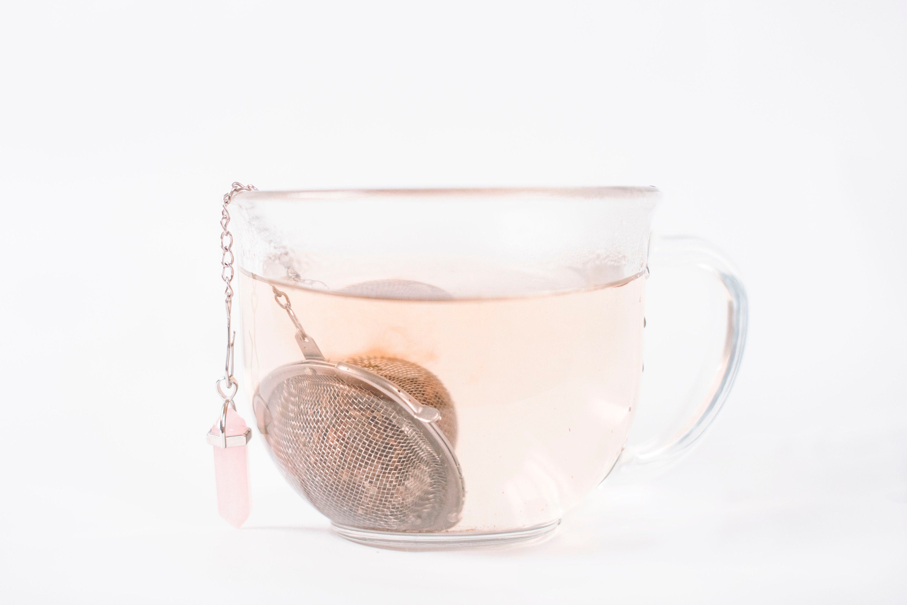 High Quality Crystal Strainer for Loose Teas featuring stainless steel and elegant crystal accents.