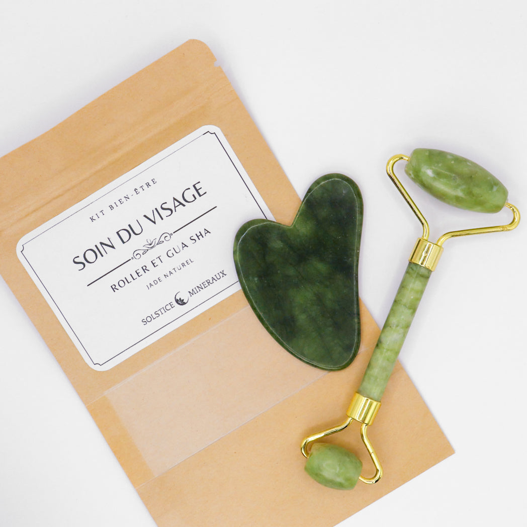 Rouleau et gua sha en jade naturel, outils de massage pour le visage, avec un design élégant en laiton.