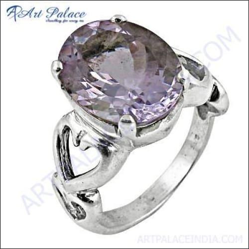 A beautiful 925 silver ring featuring a heart-shaped amethyst gemstone, symbolizing love and elegance.