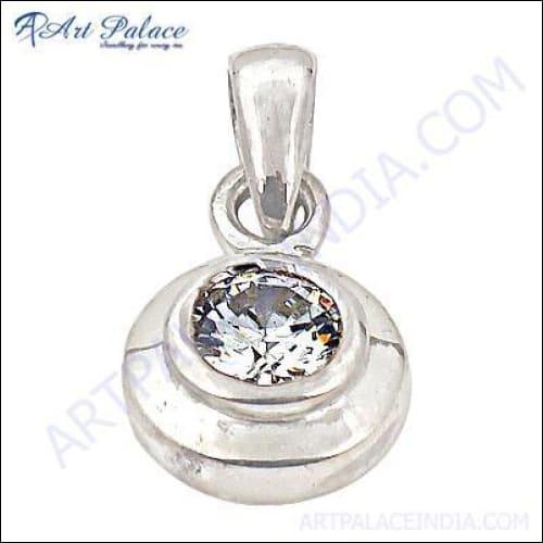 A stunning 925 silver pendant featuring sparkling cubic zirconia stones, showcasing elegance and sophistication.