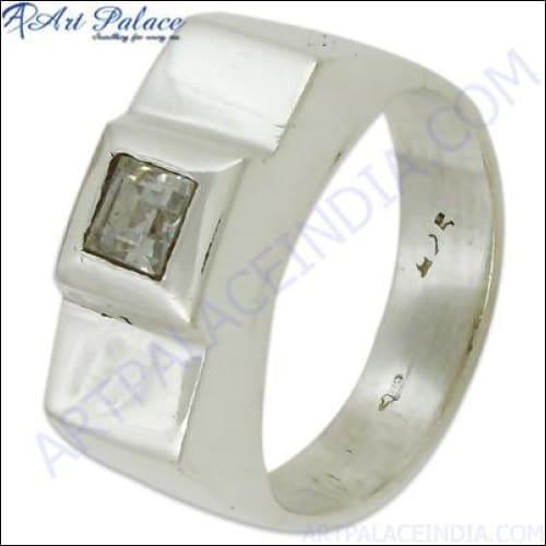 A stunning 925 sterling silver ring featuring sparkling cubic zirconia gemstones, showcasing elegance and simplicity.