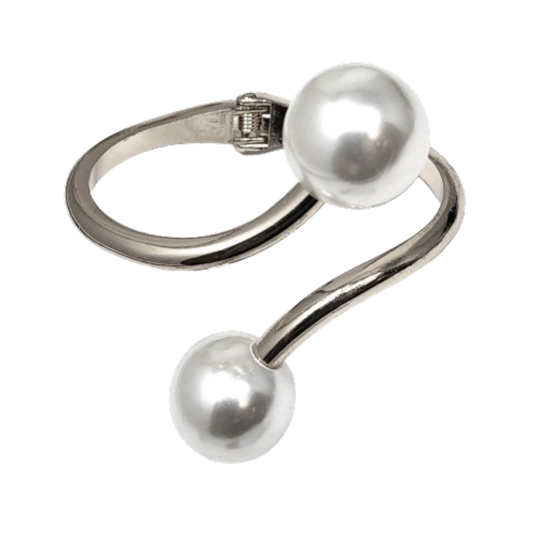 Adjustable bracelet featuring a beautiful pearl and branch design, perfect for elegant styling.