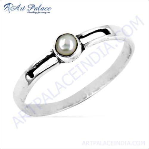 Elegant 925 Sterling Silver Pearl Ring featuring a lustrous pearl centerpiece, showcasing intricate design and fine craftsmanship.