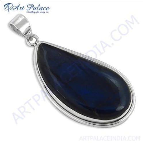 Elegant Black Onyx Gemstone Silver Pendant featuring a striking black onyx stone set in high-quality 925 silver, showcasing intricate craftsmanship.