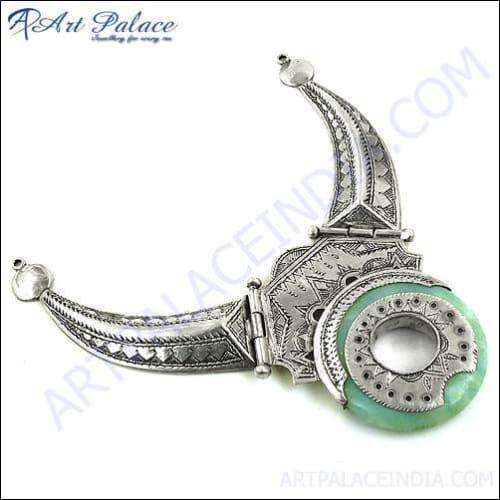 Elegant Blue Lace Agate Silver Necklace featuring a delicate silver chain and a stunning blue lace agate gemstone.