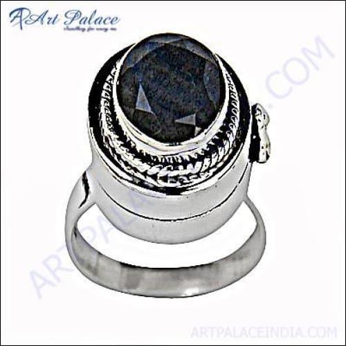 Elegant Labradorite Gemstone Silver Ring showcasing a stunning iridescent gemstone set in a polished silver band, perfect for party wear.