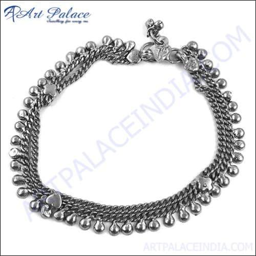 Fashionable Girls' Silver Anklet showcasing intricate design and high-quality silver craftsmanship, perfect for any occasion.