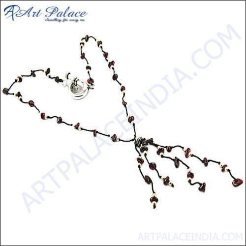 Elegant Garnet Fashion Silver Gemstone Necklace showcasing a vibrant red garnet set in a stylish silver design.
