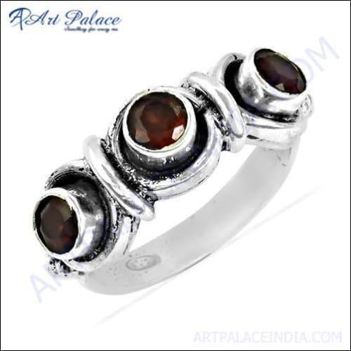 Handcrafted garnet gemstone silver ring made from 925 sterling silver, featuring a deep red garnet stone in an elegant design.