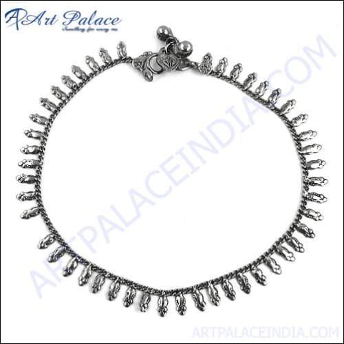 Hand-finished stylish silver anklet with intricate design, perfect for elevating any outfit.