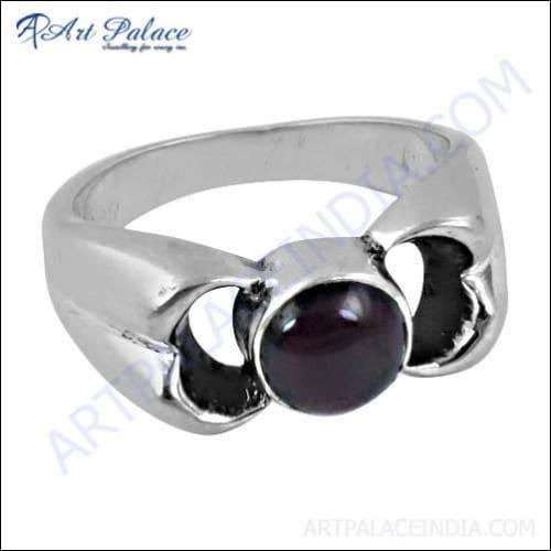 High-Quality Garnet Gemstone Silver Ring made of 925 sterling silver, featuring a deep red garnet stone set in an elegant design.