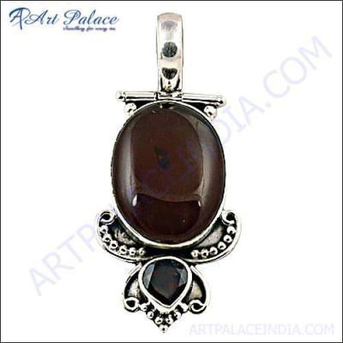 Rocking Style Red Onyx Garnet Gemstone Silver Pendant showcasing a vibrant red gemstone set in elegant silver.