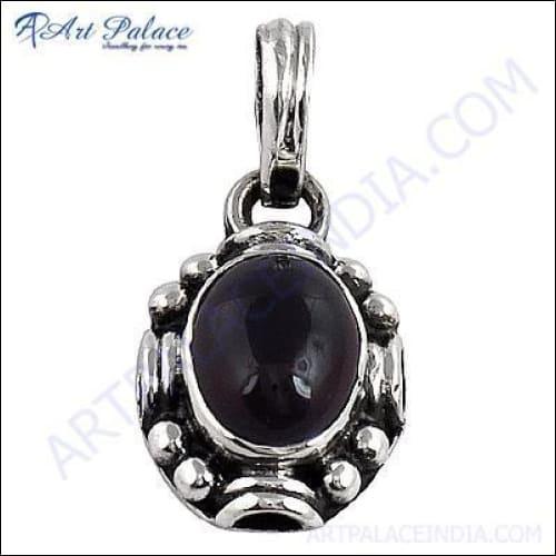 A stunning 925 silver pendant featuring garnet and amethyst gemstones, showcasing exquisite craftsmanship and elegant design.