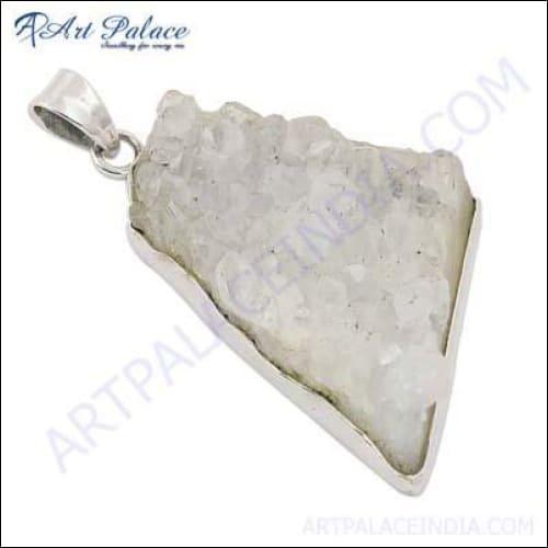A stunning druzy silver pendant featuring a sparkling gemstone, elegantly designed for unique gemstone jewelry lovers.