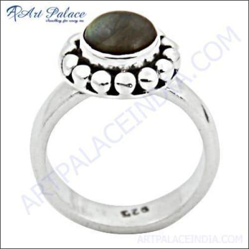 Stunning Labradorite Gemstone 925 Silver Ring showcasing iridescent colors and ethnic style design, handcrafted with 925 silver.