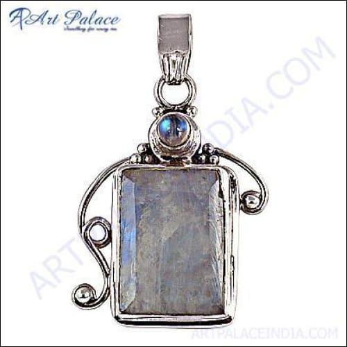 Stunning Rainbow Moonstone Silver Pendant featuring a beautiful gemstone set in high-quality silver, showcasing a classic design.