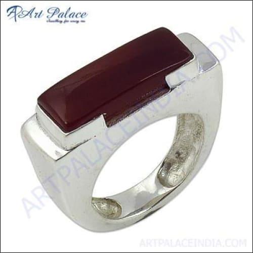 Stunning red onyx gemstone silver ring showcasing intricate design and vibrant color, perfect for elegant jewelry lovers.