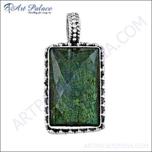 Stunning Royal Green & Silver Labradorite Gemstone Pendant showcasing vibrant colors and intricate silver detailing, perfect for elegant occasions.